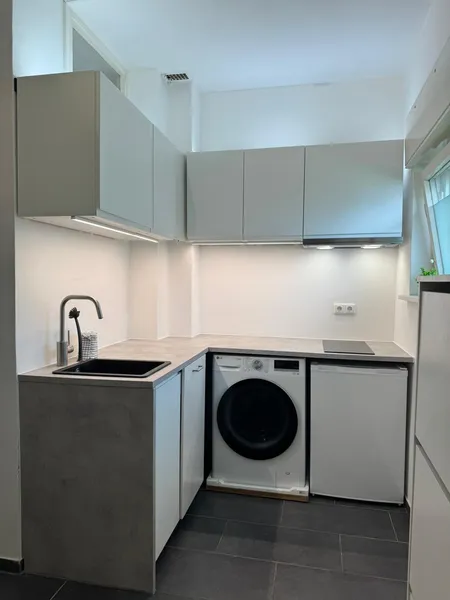 Befristete (2 Monate Sep.-Okt.) und möbliertes 1 Zimmer Apartment in Schöneberg — photo 1